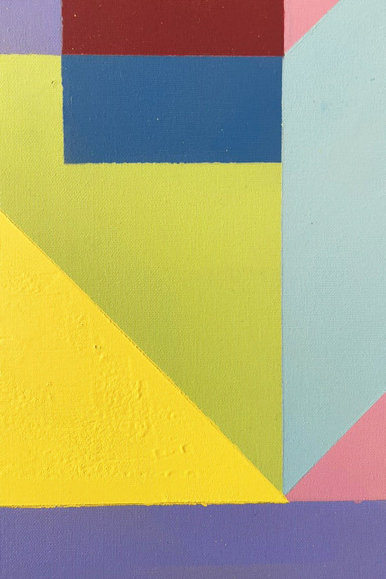 Détail du tableau Carré Rose de Debens – Œuvre géométrique contemporaine, peinte à l'aérosol, aux couleurs jaune, rose, vert, violet, bordeaux et bleu.