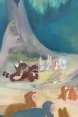 Détail de la peinture Friends With the Forest d’Emmet Kierans, huile sur lin figurant des anileux dans une forêt verdoyante, baignée d’une lumière douce aux tons bruns et verts.