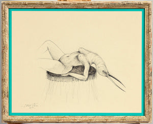 Dessin original de Miss Van, mise en valeur dans un cadre doré avec un passe-partout turquoise. L'oeuvre représente une figure féminine nue à tête d’oiseau, allongée, tête renversée.