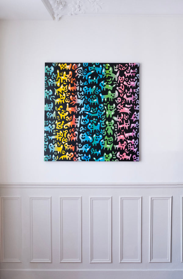 Vue d’installation d’une œuvre de figuration Libre et Street art de Chanoir 'little united chas', peinture acrylique, exposée dans un intérieur parisien – en vente chez Galerie Vermeulen, art contemporain en ligne.