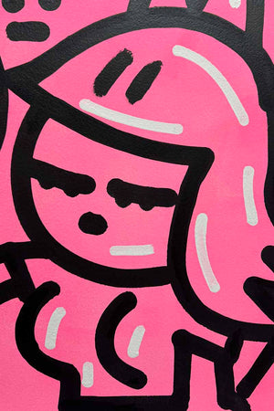 Détail de l’œuvre de street art de Chanoir intitulée « Hello Love », 2024, acrylique sur papier, montrant les formes graphiques et les personnages stylisés sur fond rose.