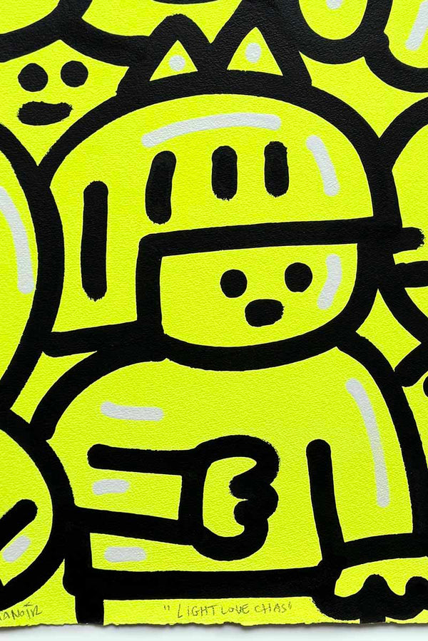 Détail de l’œuvre originale de street art de Chanoir intitulée « Light Love Chas », 2025, peinture sur papier Arches représentant des personnages stylisés en jaune fluorescent, style graphique et pop.