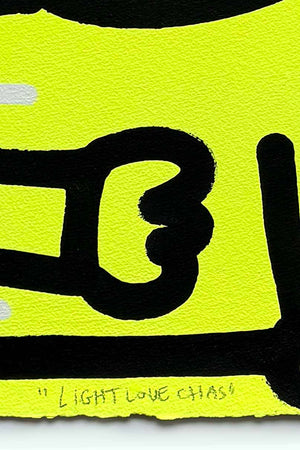 Détail du titre manuscrit « Light Love Chas » inscrit à la main par l’artiste street art Chanoir sur une œuvre acrylique sur papier Arches, 2024