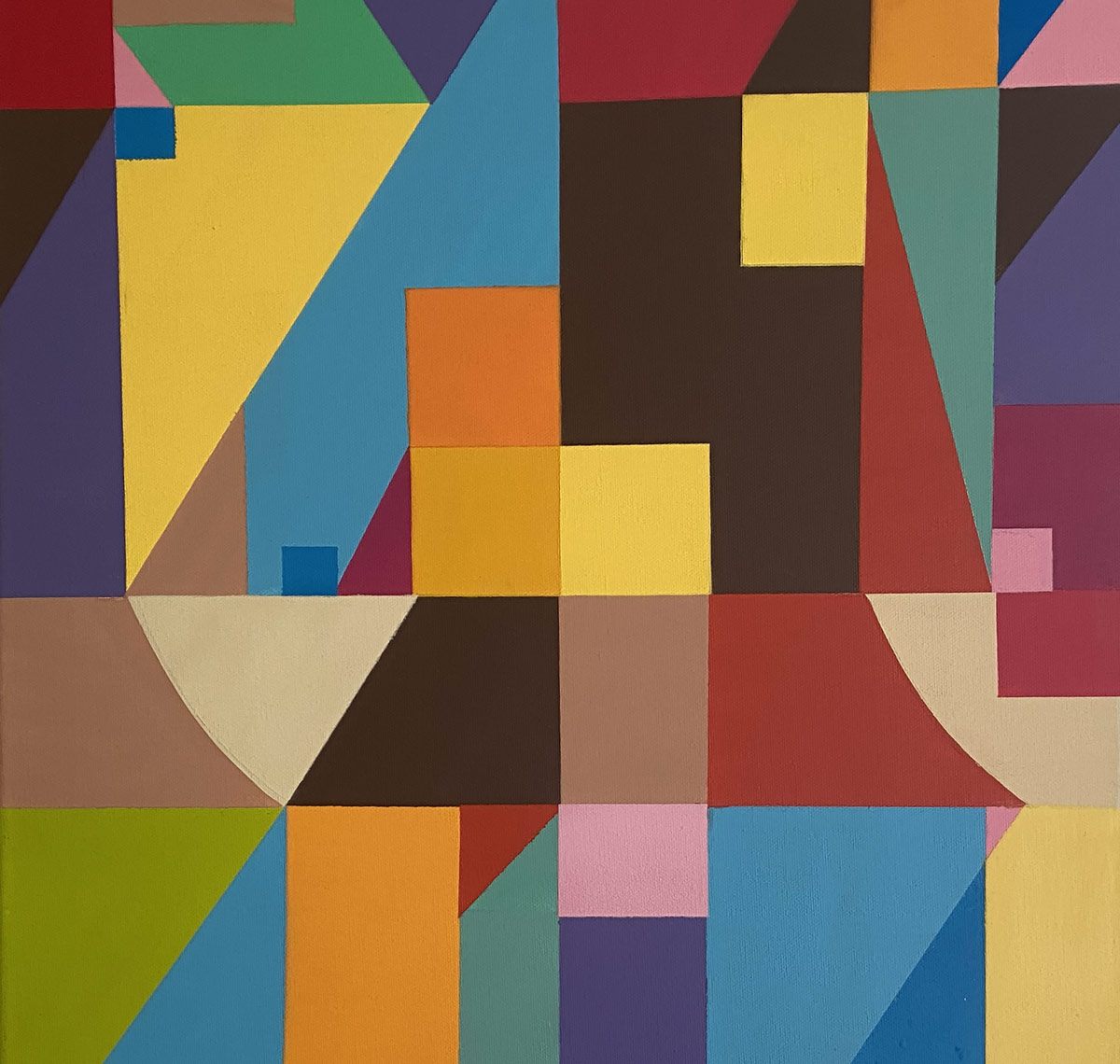 Détail de la peinture de l'artiste contemporain espagnol Debens, une abstraction géométrique aux couleurs rouge, bleu, jaune, marron et vert.