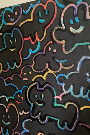Détail de Colors of Cha Love (2023), de CHANOIR, œuvre originale signée, toile 50×50 cm en pastels et acrylique métallisée, prix 3 500 €, personnages iconiques noirs aux contours multicolores.
