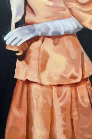 Détail du gant blanc et de la robe en satin représentés dans Coming of Age d'Emmet Kierans, huile sur toile (180 × 125 cm, 2024). Peinture figurative contemporaine représentant un couple lors d’un bal de promo, inspirée de la culture visuelle populaire. Œuvre originale à vendre.