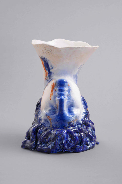 Vase céramique bleu cobalt et blanc de Gérald Schmite, modèle Hermès, réalisé sur commande via la galerie Vermeulen.