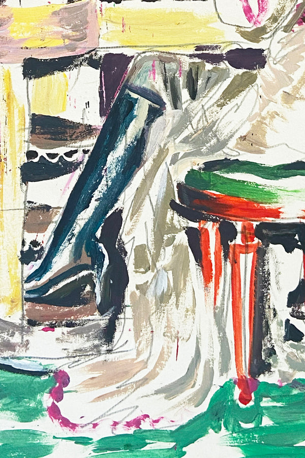 Détail d'une peinture de figuration contemporaine intitulée “Chez Davoli” de Liliane Phung. Des bottes en cuir de femme assise sur un tabouret. L’œuvre mêle codes esthétiques rétro et touche expressionniste, avec des rideaux rayés violets et verts, un tapis vert émeraude, et une lumière tamisée. L’artiste explore la construction de l’image de soi à travers un style figuratif vibrant et théâtral.
