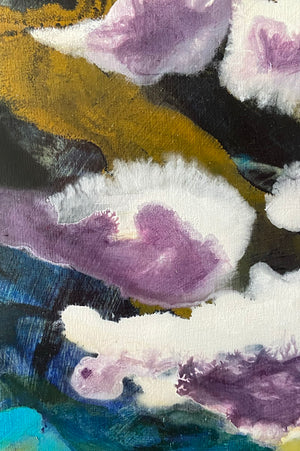 Détail de la peinture abstraite de Gustavo Vejarano aux textures organique et couleurs vibrantes – violet, bleu, or – proposée par la Galerie Vermeulen, art contemporain aux résonances poétiques, océaniques et chromatiques.
