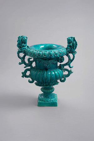 Vase Ottaviano de Gérald Schmite, œuvre en céramique monumentale bleu turquoise, design contemporain inspiré de l’Antiquité.